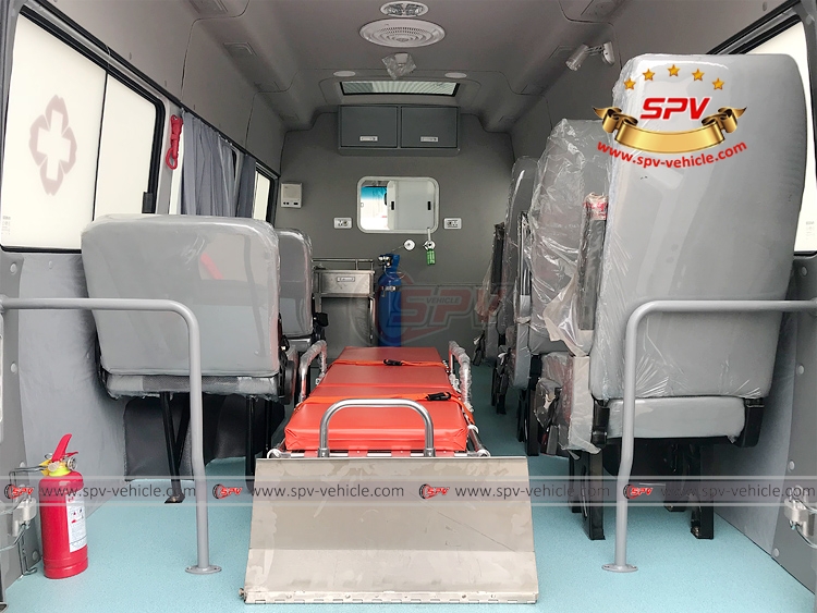 Ambulance IVECO - Inside detail 02